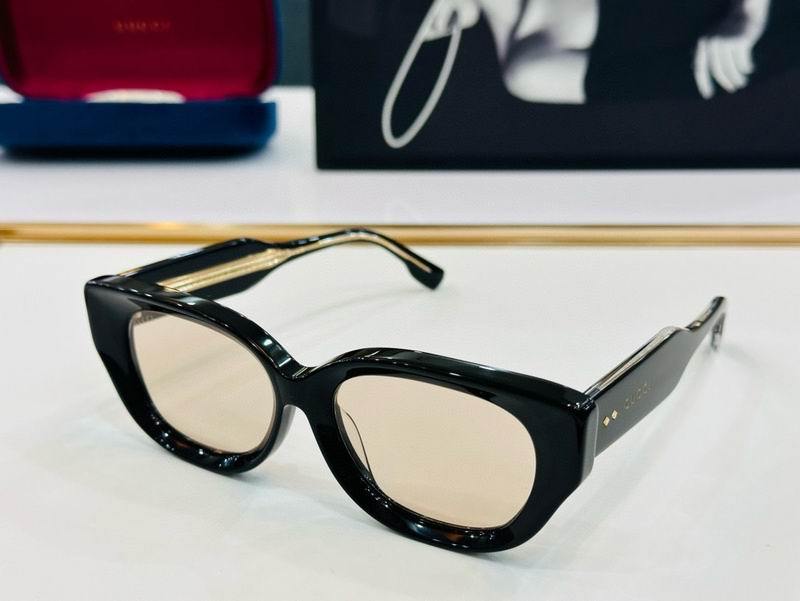 Gucci Sunglasses 906